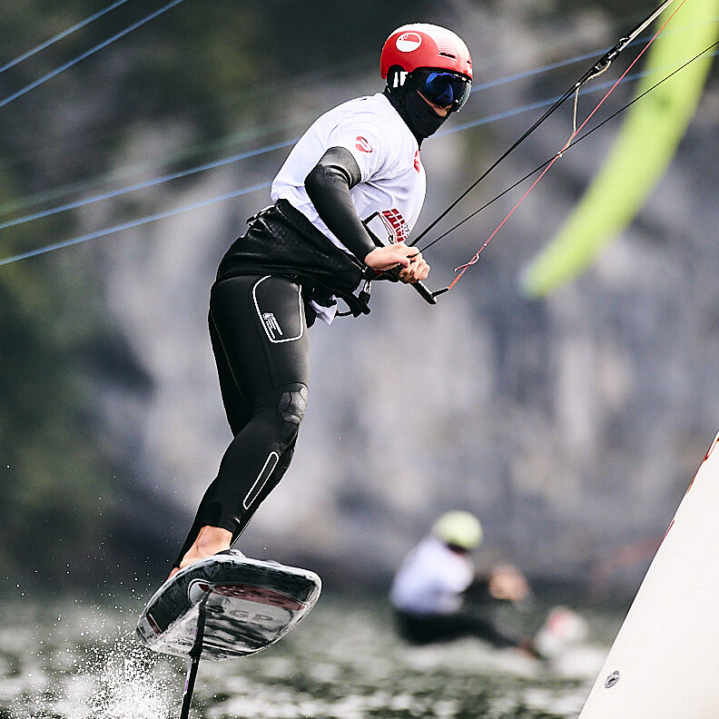 Maximilian Maeder Kitefoil Steamer MK3 Flying Mask X-Over Aero Harness 3.0 1